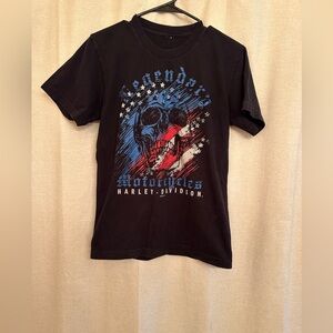 Woman’s Harley Davidson shirt